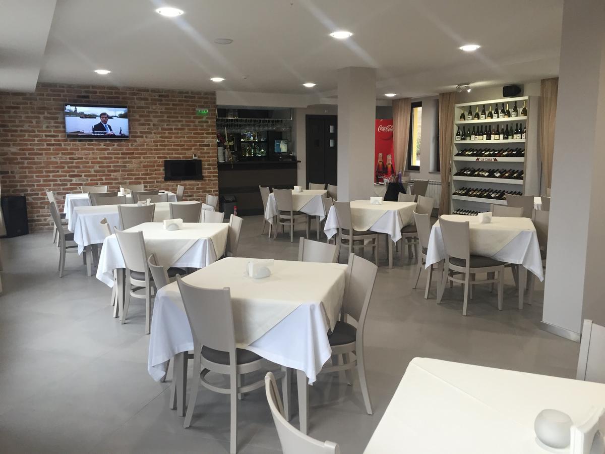 La Casa Hotel 치고프 차르크 외부 사진